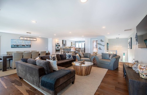 Clinton House | Luxury Waterfront Home-Labor Day Weekend is available