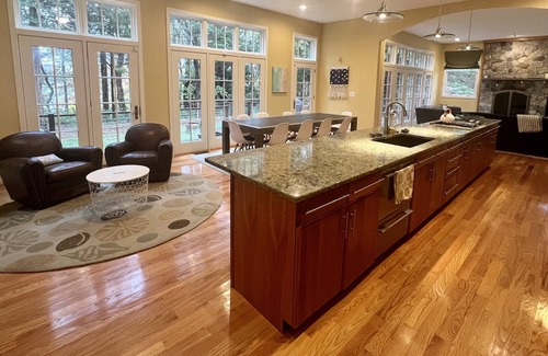 North Falmouth House | Luxury Waterfront location on Shining Sea Bikeway