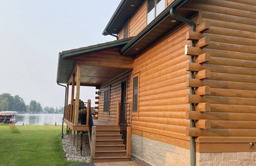Crivitz Cabin | Luxury Waterfront Log Cabin . Memories Abound