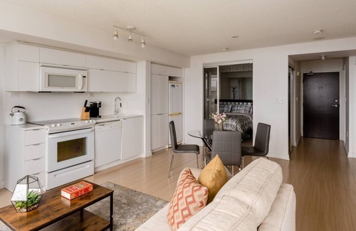 CityPlace Apartment | Luxury WaterFront View & Free Parking