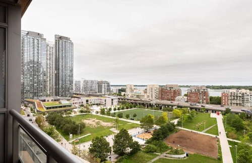 CityPlace Apartment | Luxury WaterFront View & Free Parking