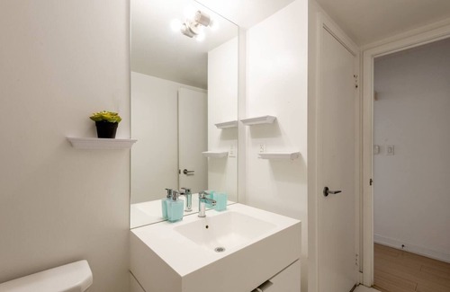 CityPlace Apartment | Luxury WaterFront View & Free Parking