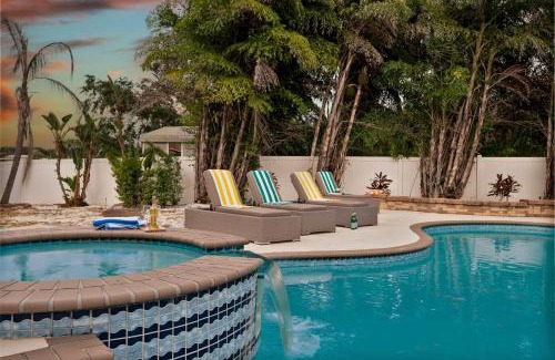 Clair-Mel City House | Luxury Waterfront Villa Heated Pool & Gameroom
