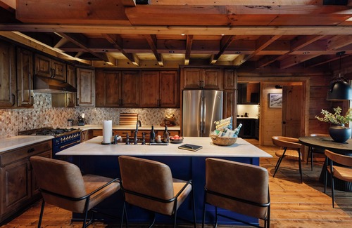 Blue Ridge Cabin | Luxury Wellness Retreat w/Gym, Sauna, Cold Plunge, Yoga Treehouse & Hot Tub