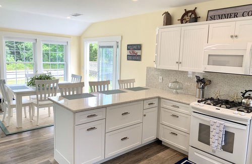 West Dennis House | Luxury West Dennis Rental w/Central Air and Walk to Beach