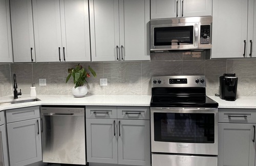 West Point Grey Apartment | Luxury West End Penthouse, 4 minutes from the beach