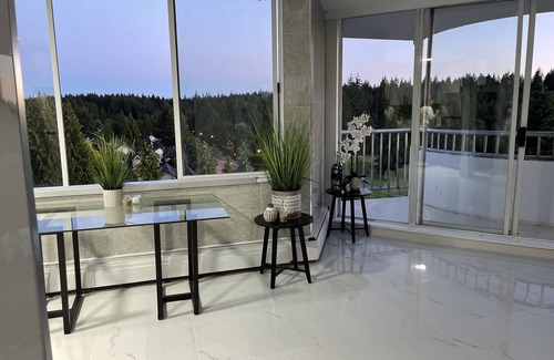 West Point Grey Apartment | Luxury West End Penthouse, 4 minutes from the beach