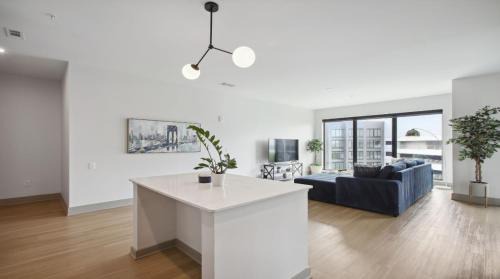 Home Park Apartment | Luxury West Midtown 2 bdrm