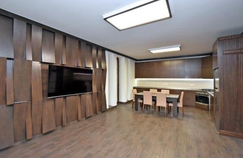 Arabkir Villa | Luxury White House In Yerevan