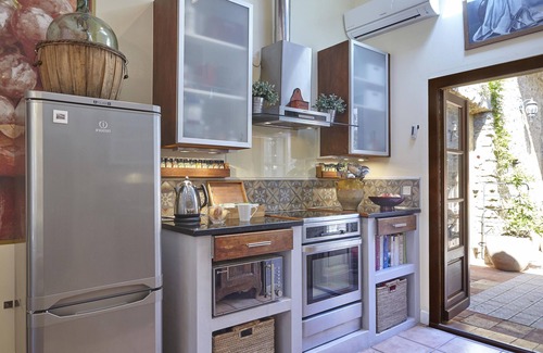 Argens-Minervois Cottage | LUXURY WINEMAKER'S COTTAGE, HEATED POOL, AIR CON, CANAL DU MIDI, near CARCASSONE
