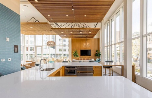 East Village Apartment | Luxury with Views! Across from Conv Center & PetCo! Heated Pool, Spa and Arcade!
