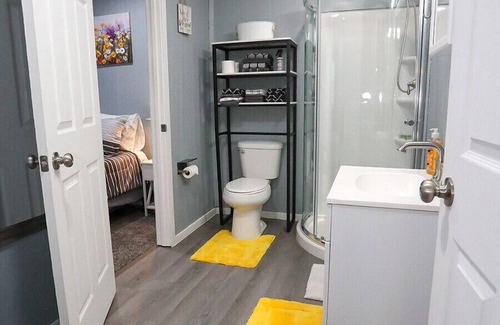 Commerce Cabin | Luxury Wolf Lodge - 2 bedroom - Lakefront.