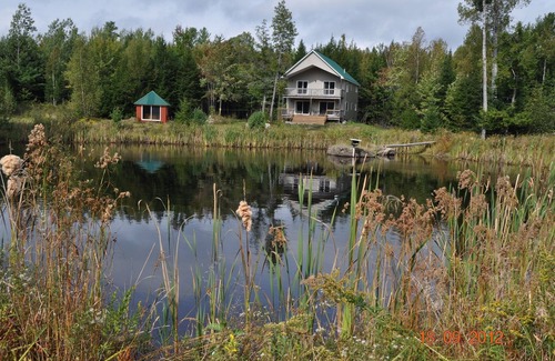 Glenburn House | Luxury Wood Resort with lake access, close to town, family-friendly,sleeps 8-12