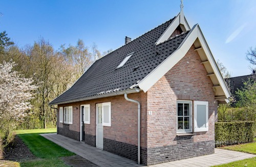 Appelscha House | Luxury Woodland Villa w/Garden