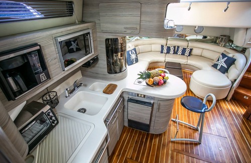 Coco Boat Rental | Luxury yacht day tour or overnight.