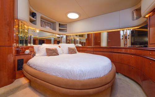 Gibraltar Boat Rental | Luxury Yacht Hotel