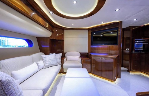 Riverwalk Fort Lauderdale Boat Rental | Luxury Yacht stay Fort lauderdale