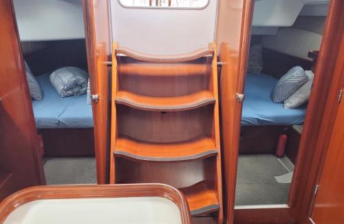 Gibraltar Boat Rental | LUXURY YACHT STAY "White Dove" sleeps 6
