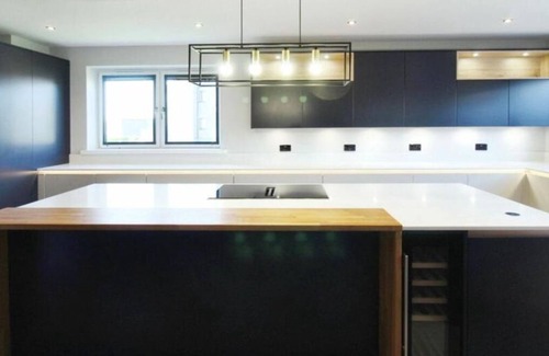 Hayling Island Villa | Luxury Yachthaven Living - Modern 5 Bedroom Home Sea Views