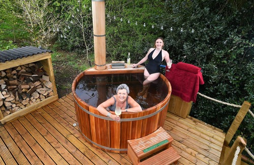 Hulme End RV Rental | Luxury Yurt with Hot-Tub, Peak District, Derbyshire