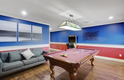 South Arlington House | Luxury4000sqft Hot Tub Games Cinema FTWorth ATTST