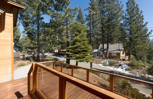 Pioneer Trail House | Luxury5 BR 3.5 Bath Minutes From Heavenly, Casinos And The Lake