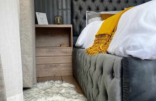 Kempton Park Cabin | LuxuryAirportLodge near OR TAMBO