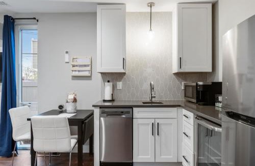 Sunnyside House | LuxuryDenver Studio w Hot Tub 2 Mi to Downtown