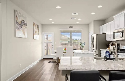 Round Rock House | LuxuryLivingMinutesToKalahari/DellDiamond GameRoom
