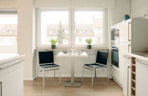 Sudweststadt Ostlicher Teil Apartment | Luxus-3-zimmer Wohnung am Kolpingplatz Inkl. Garage und Balkon