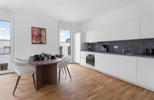 Boeblingen Apartment | Luxus 4 Room Apart. ARTDECÓ I Terrace I Family-friendly I Parking I Home Office
