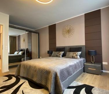 Ruhrallee Ost Apartment | Luxus Apartment with balcony
