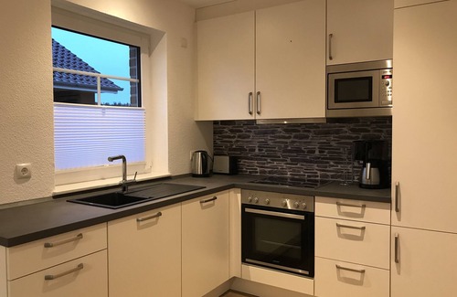Geeste Apartment | Luxus Ferienwohnung für 6 P. mit Sauna & Holzofen - am Wasser und in Strandnähe