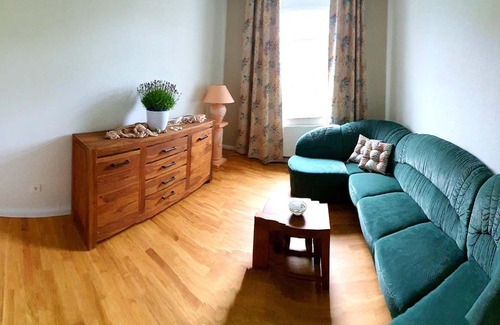 Cottbus Apartment | Luxus Ferienwohnung mit 4 Schlafzimmern und Wintergarten