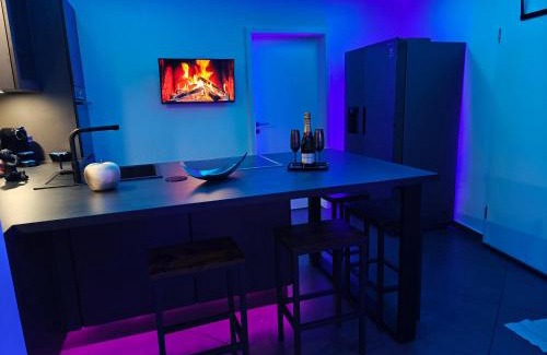 Bachviertel Apartment | Luxus Loft Whirlpool Designer Küche Bad