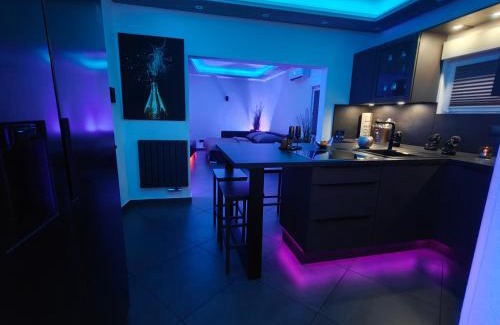 Bachviertel Apartment | Luxus Loft Whirlpool Designer Küche Bad