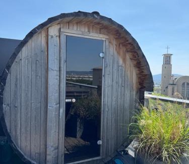 Favoriten Apartment | Luxus Penthouse mit Wellness-Oase und Panoramaausblick über Wien Süd
