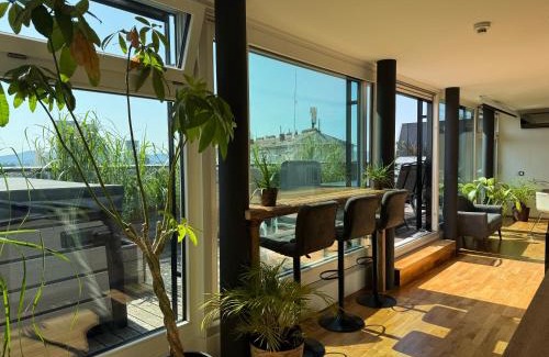 Favoriten Apartment | Luxus Penthouse mit Wellness-Oase und Panoramaausblick über Wien Süd