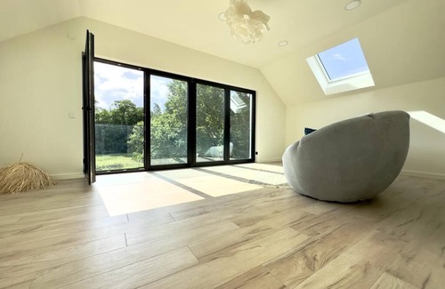 Basthorst House | Luxus Wellnesshaus für bis zu 6 Personen - mit Sauna & Whirlpoolwanne - BJ 2023