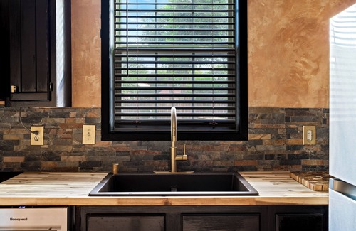 Taos Resort | LUXX LODGE Glamping and Taos RV Park