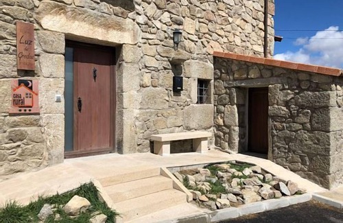 San Martin del Pimpollar Cottage | Luz de Gredos cottage for 8 people