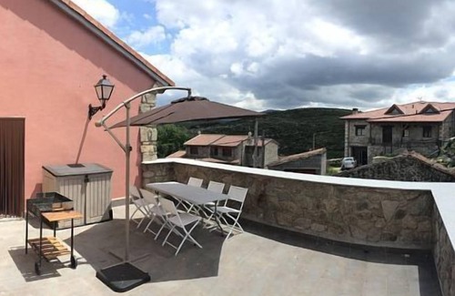 San Martin del Pimpollar Cottage | Luz de Gredos cottage for 8 people