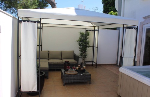 Luz de Tavira Apartment | "Luz House" charming apartment with Jacuzzi