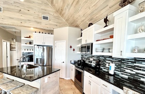 Flour Bluff House | Lv114 - Fin & Feather 2 Bedroom Home by Redawning