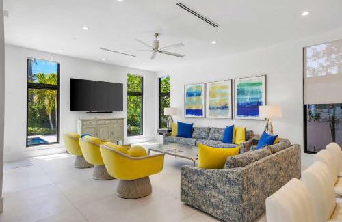 Harbour Inlet House | LVS Villa Blanco 5BR Coastal Oasis with Rooftop Sunset Deck Heated Pool Spa & Walk-to-Beach Access