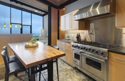 Carmel House | Lx 70 contemporary luxury estate earth and sky