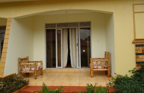 Jinja House | Lycklama Guesthouse