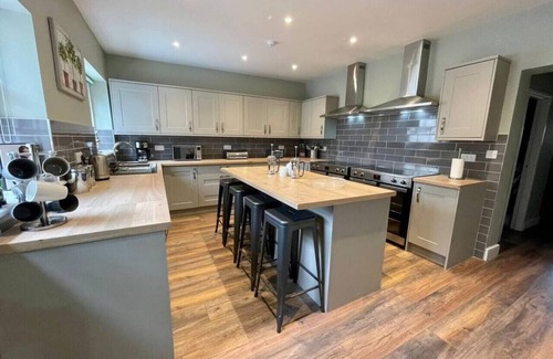 Swaffham Hotel | Lydney House Hotel Swaffham Sleeps 22