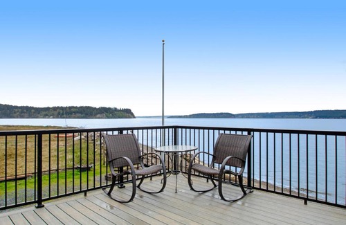 Anderson Island House | Lyle Point Inn