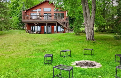 South Range Cabin | Lyman Fireside Lake House with Game Room